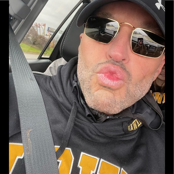 Meet your Posher, Clifford-Craig - Picture 2 of 2